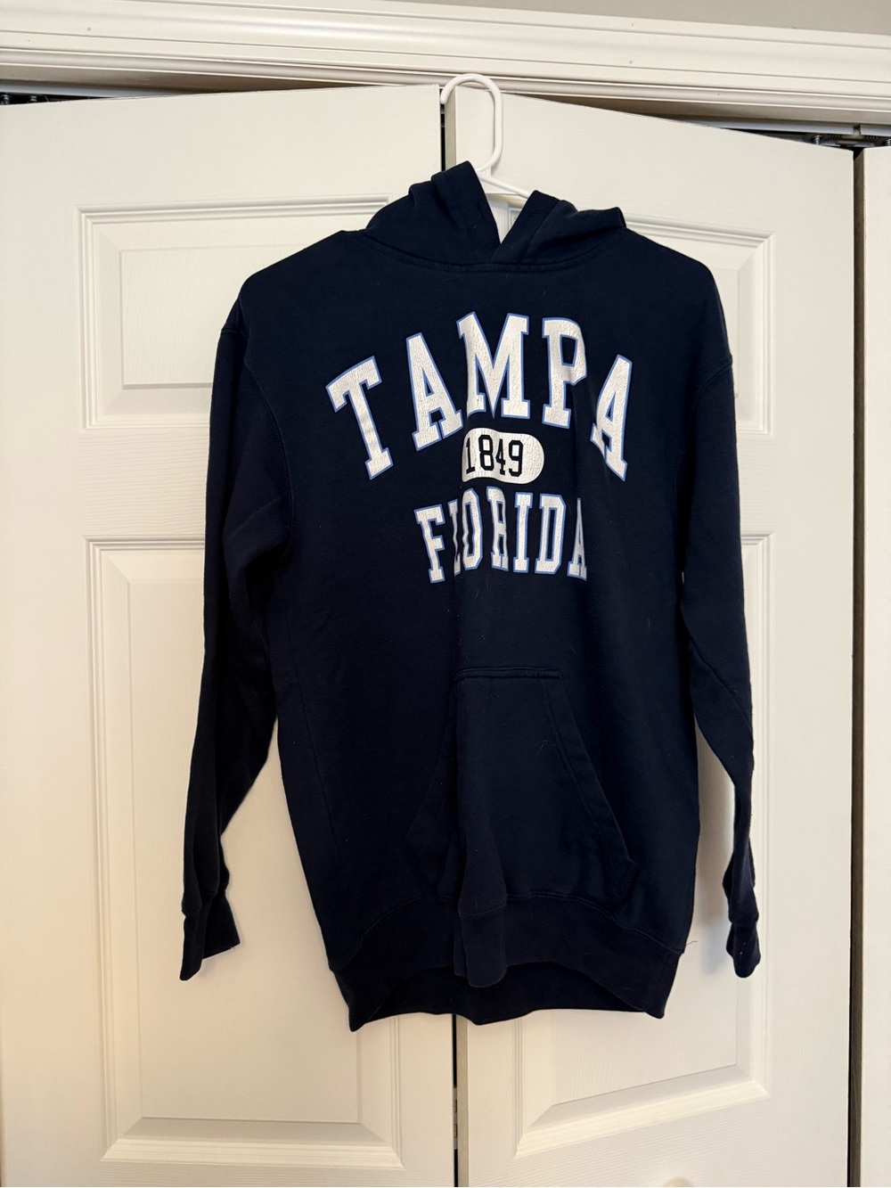 Tampa Florida Navy Hoodie Sweatshirt